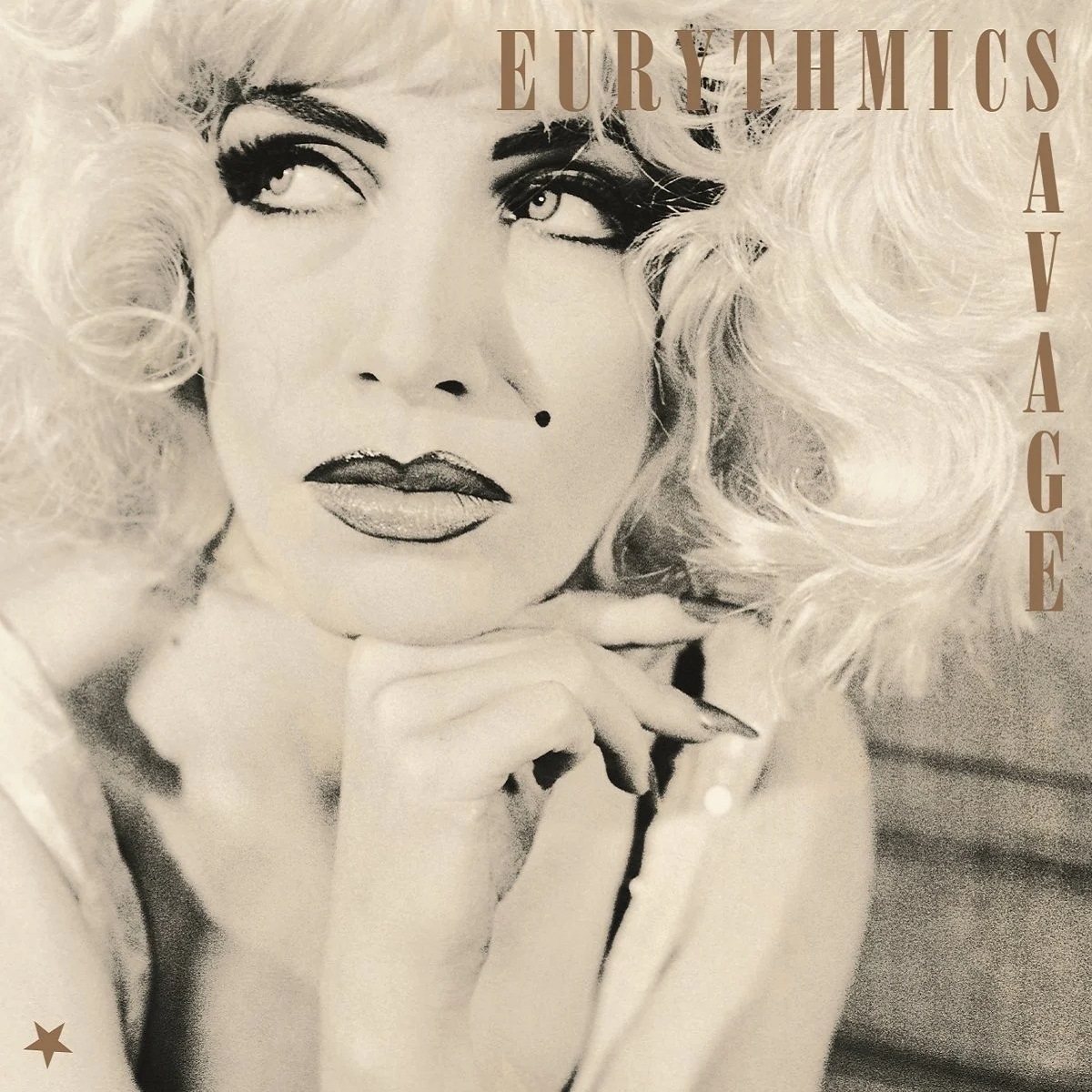 You are currently viewing Godišnjica objavljivanja albuma Savage britanskoga dueta Eurythmics